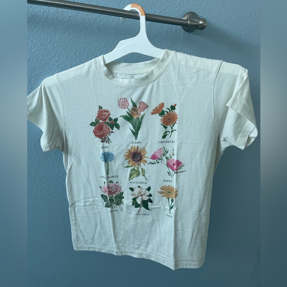 SMALL FLOWER TEE